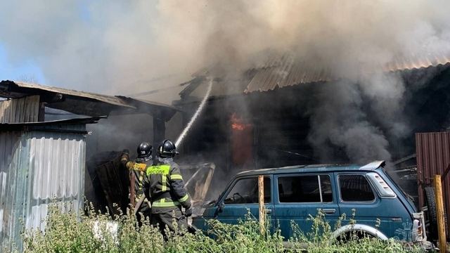 В выходной в Йошкар-Оле тушили пожар в доме на Чапаева