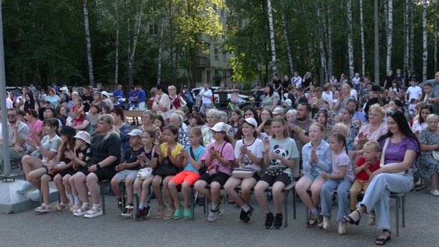 В 9 микрорайоне Йошкар-Олы отметили День семьи, любви и верности