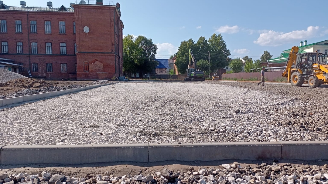 В Козьмодемьянске идёт строительство «умной» спортивной площадки