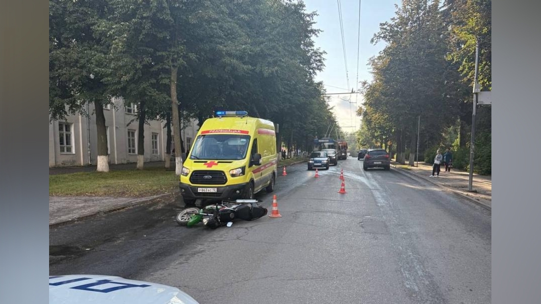 В Йошкар-Оле 16-летний подросток на мопеде попал в ДТП