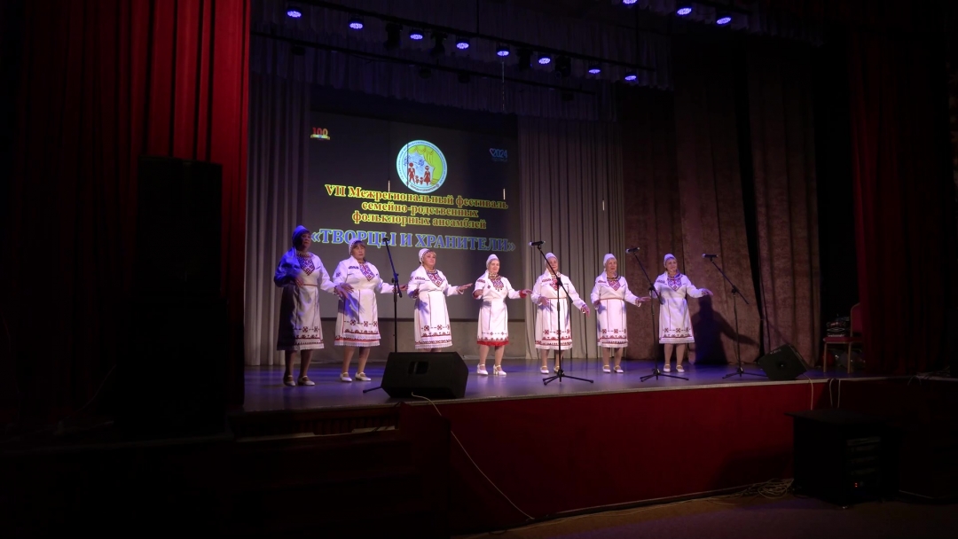 У Торъялыште «Творцы и хранители» еш да родо-тукым ансамбль-влакын фестивальышт 23 августышто лиеш