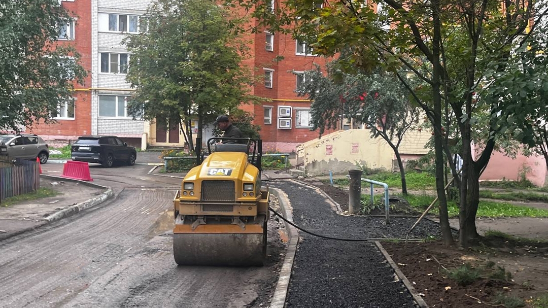 В Йошкар-Оле на улице Кирова укладывают новый асфальт