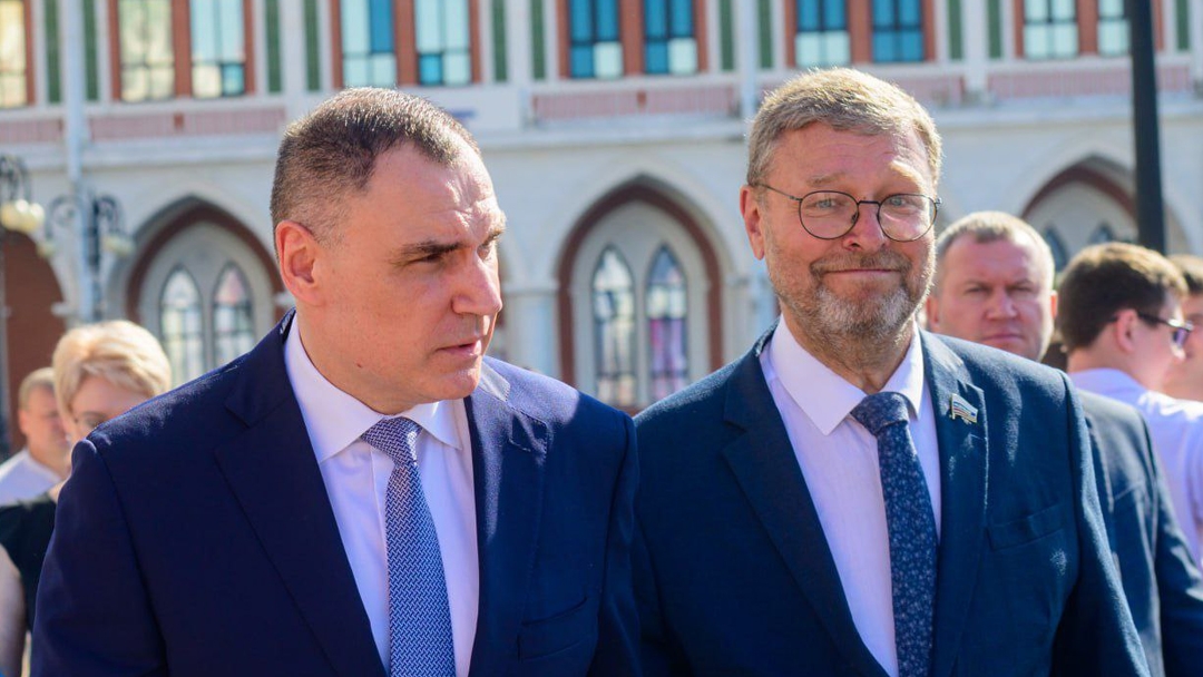 Глава Марий Эл Юрий Зайцев поздравил с днём рождения сенатора Константина Косачева