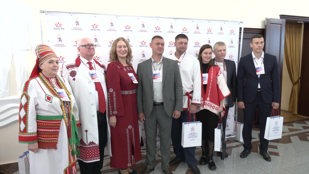 Российысе финн-угор калык-влак форумым финн-угор калык-влак ассоциацийын съездше алмаштен
