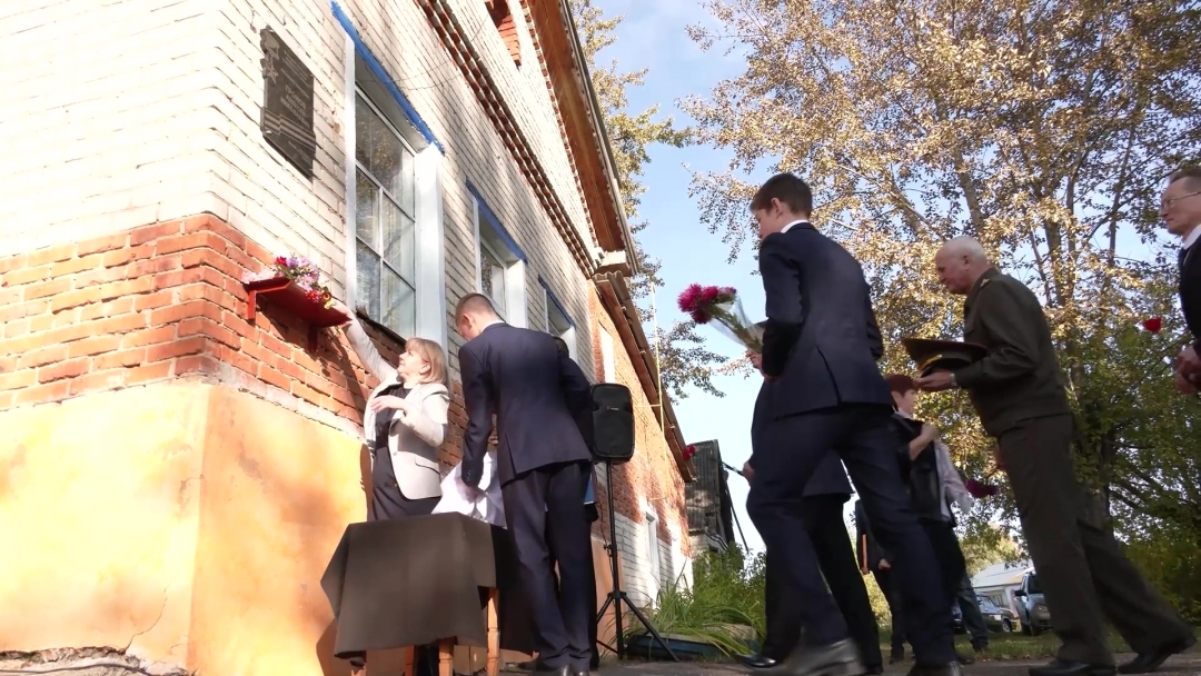 Советский районысо Кукмарий ялыште Кугу сарын геройжо Алексей Громовым порын шарнат