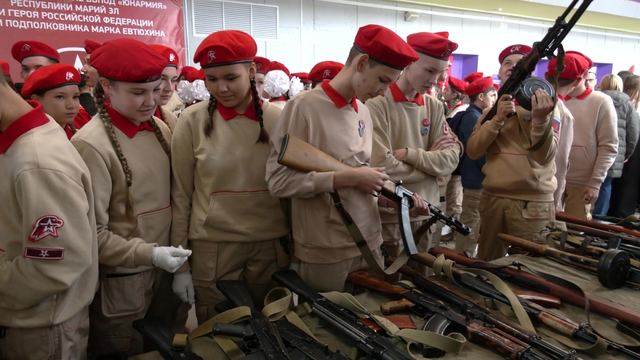Почти 30 юнармейцев в Марий Эл отметили медалью «Юнармейская доблесть»
