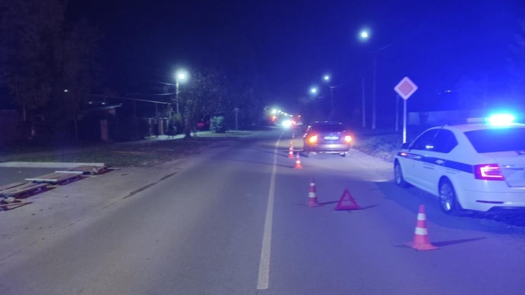 В Медведеве пятилетняя девочка попала под колёса автомобиля