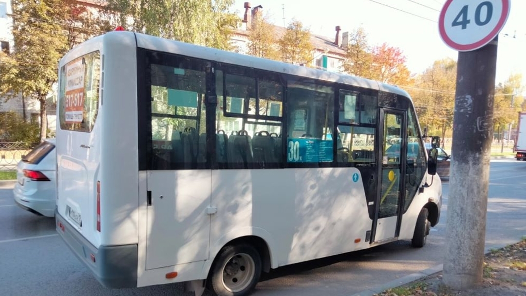 В Йошкар-Оле проводится проверка после падения несовершеннолетней пассажирки из маршрутного такси