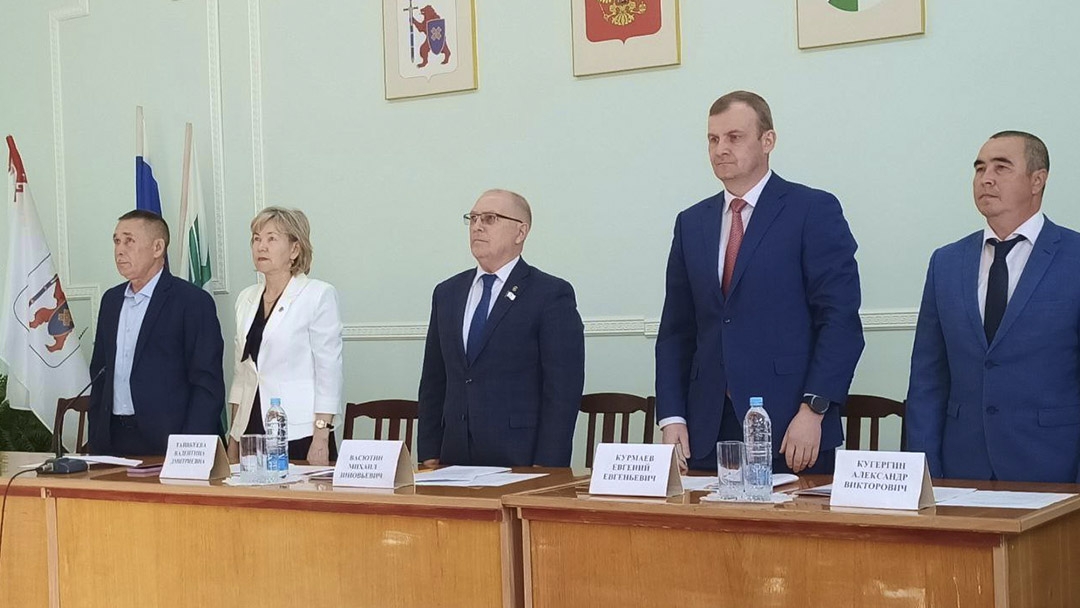 В Сернурском и Новоторъяльском округах прошли первые организационные сессии новых Собраний депутатов