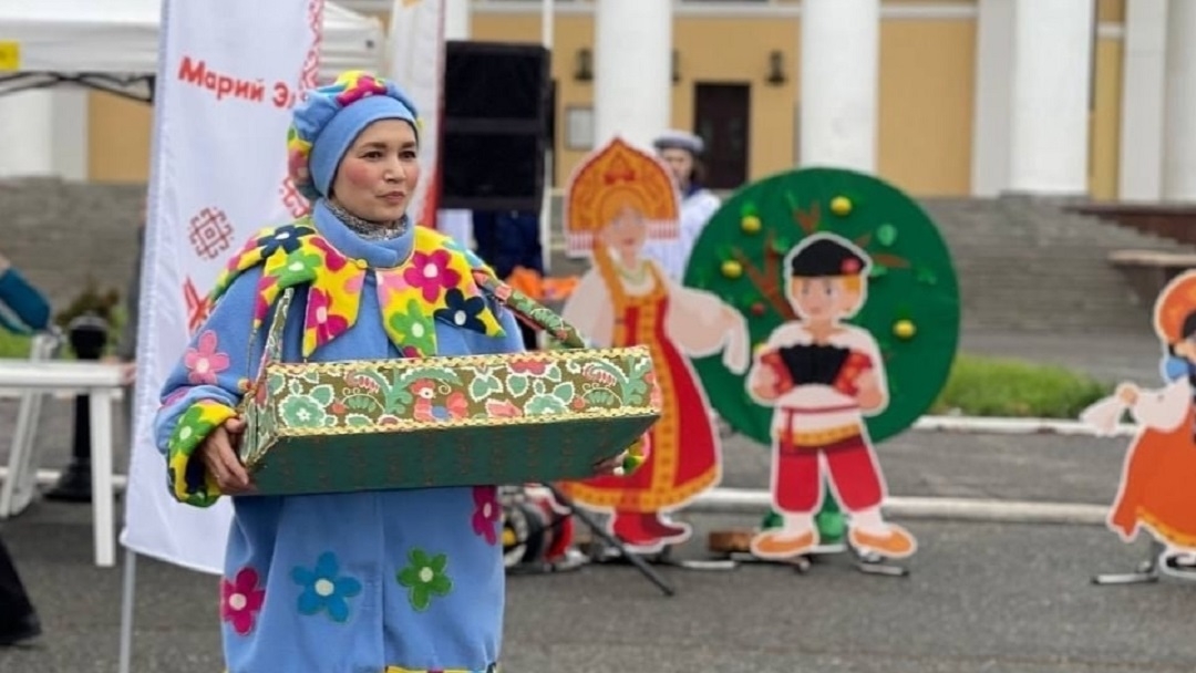 Ярмарка в Йошкар-Оле пела и плясала
