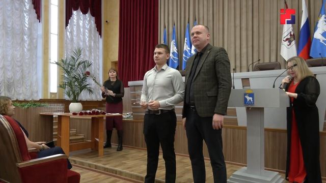 32 студента высших и профессиональных образовательных организаций Йошкар-Олы стали именными стипендиатами мэра города