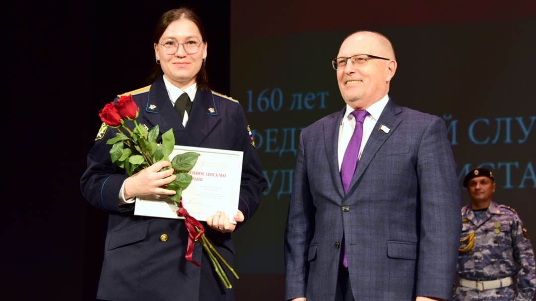 160 лет на страже закона: в Марий Эл чествовали судебных приставов