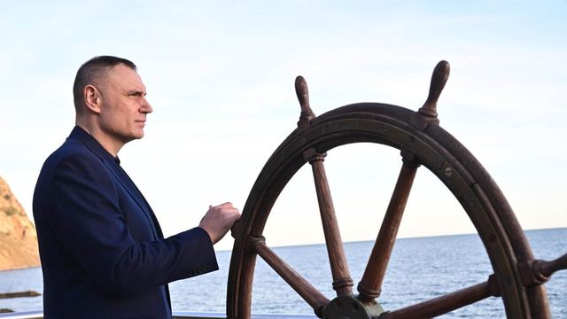 «Артек» знакомится с Марий Эл: Гусли Победы, национальные костюмы и памятный подарок