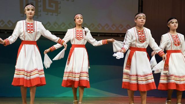 Козьмодемьянск отпраздновал 105-летие Марий Эл большим праздничным концертом