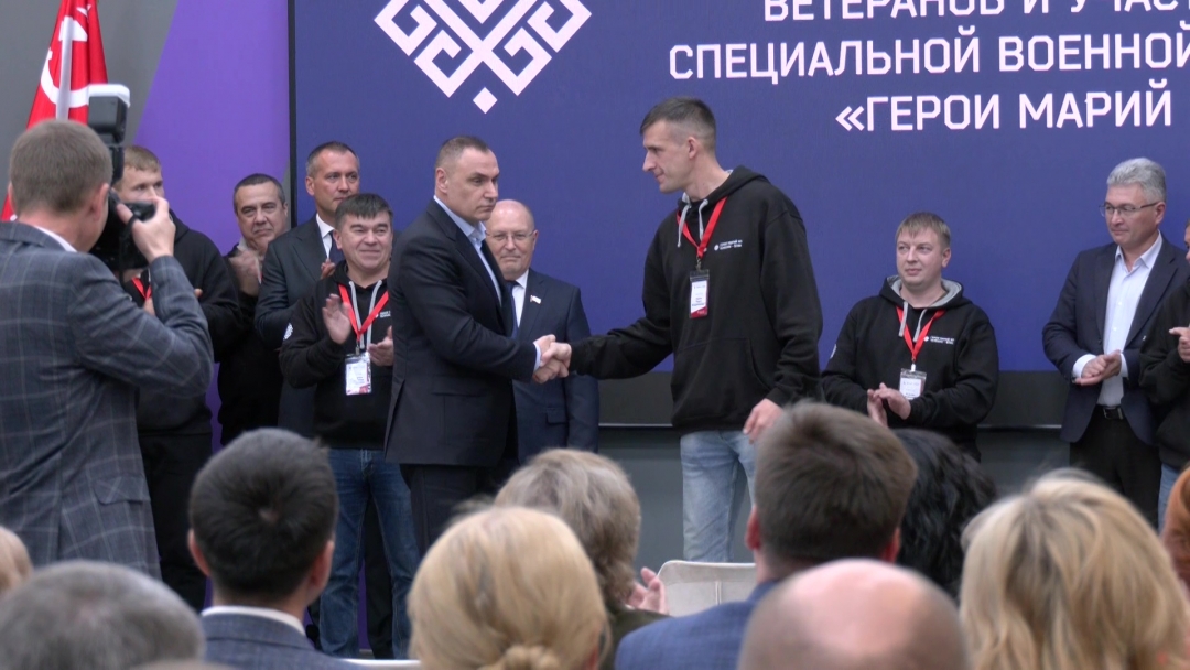 Глава Марий Эл Юрий Зайцев стал наставником участника кадровой программы