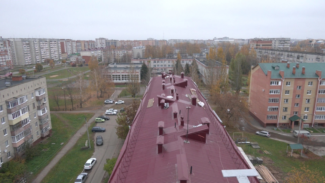 В Йошкар-Оле жильцы дома 77А по улице Фестивальной добились капремонта крыши почти на 20 лет раньше срока
