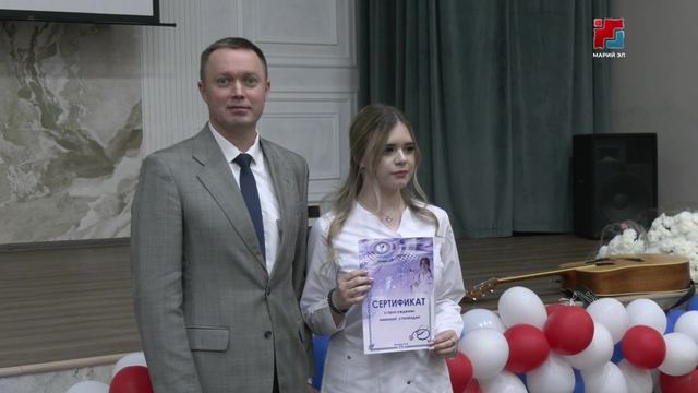 В Йошкар-Оле лучшие студенты медколледжа получают именные стипендии