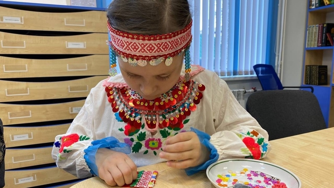 В Марий Эл семьи бойцов СВО создали национальный оберег