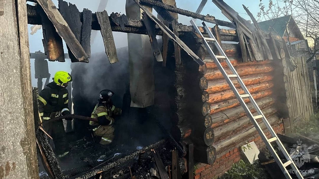 Нарушение правил эксплуатации печи привело к пожару в Большой Орше