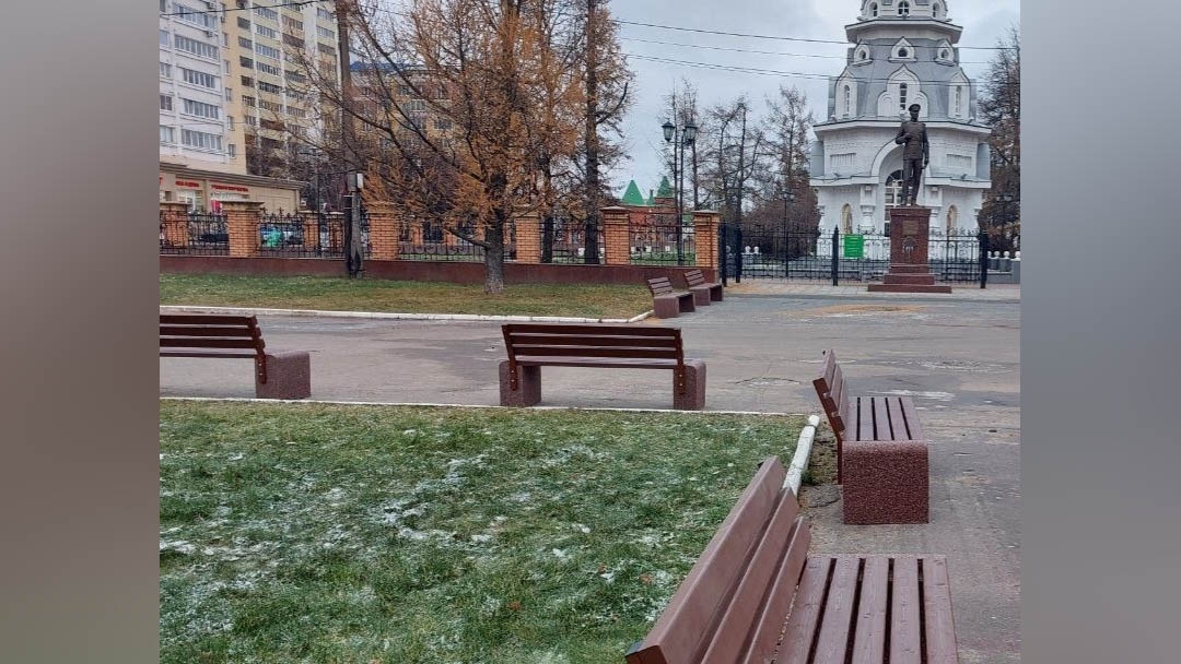В Йошкар-Оле установили более 150 новых скамеек и 170 урн