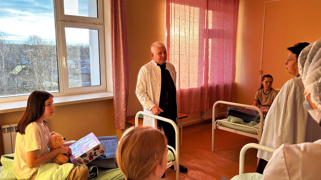 Сенатор Сергей Мартынов принял участие в акции «Коробка храбрости» в Йошкар-Оле