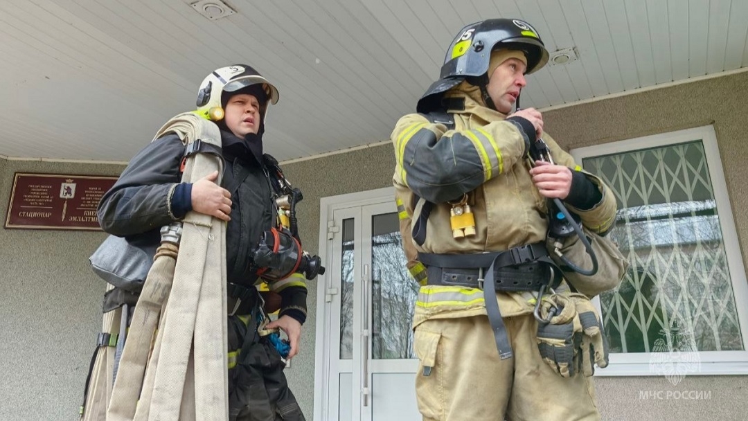 В Марий Эл горели мусор и контейнер