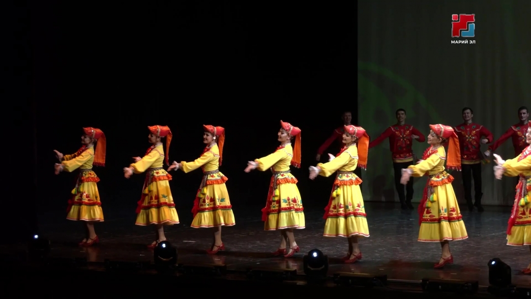 В День рождения республики Юрий Зайцев вручил награды жителям Марий Эл