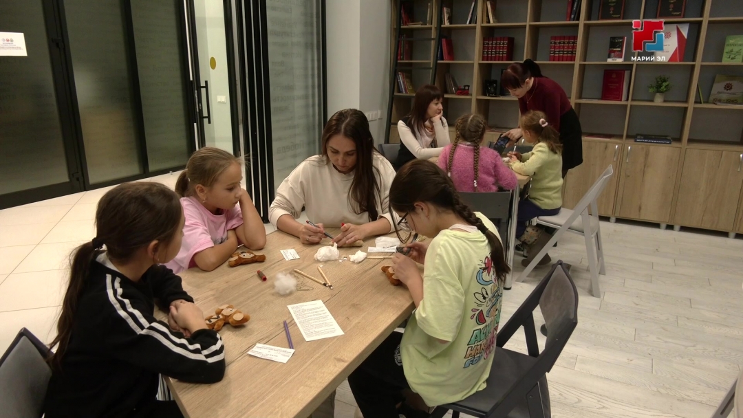 Участников акции «Ночь искусств» научили управлять беспилотниками