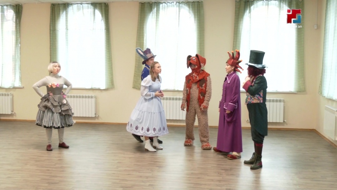 Республикысе марий самырык театр «Алиса в стране чудес» мюзиклым ямдыла