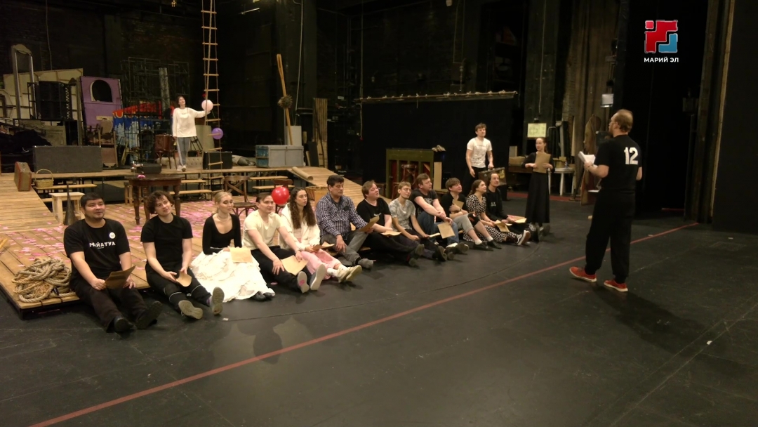 Культурная афиша: Мост дружбы; Алиса в стране чудес