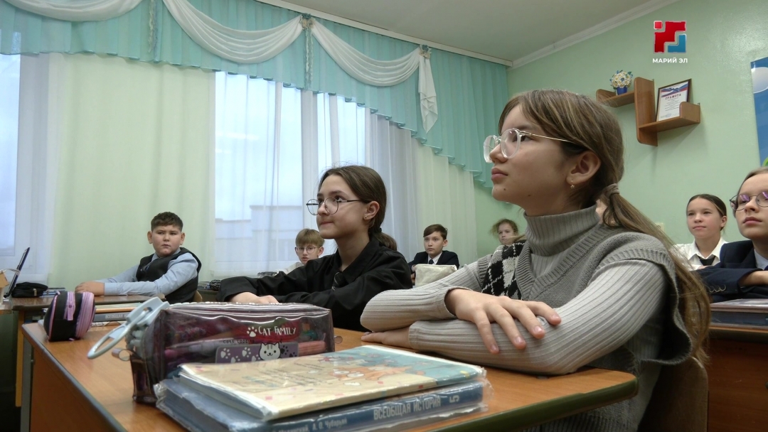 В системе образования Марий Эл продолжается переход на национальный мессенджер «Макс»