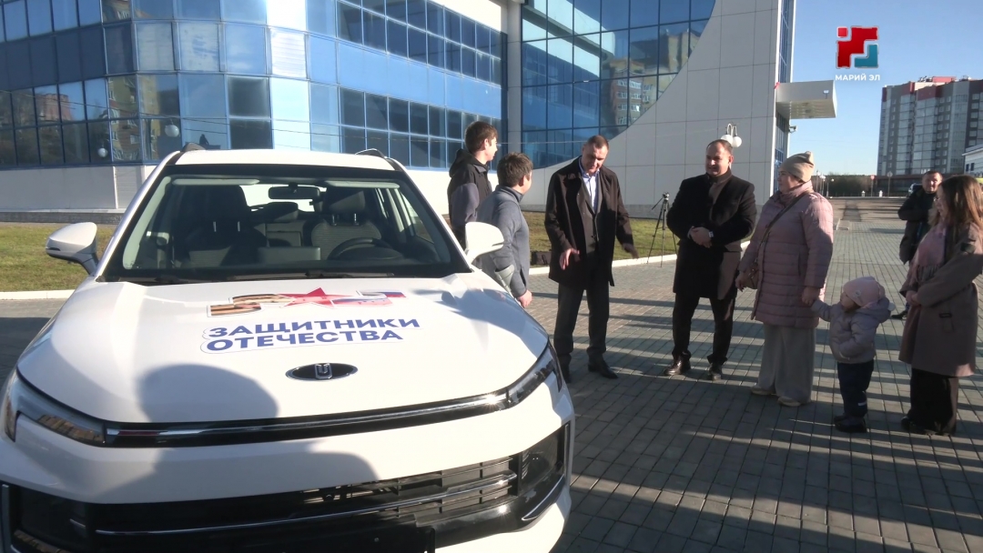 В Марий Эл вручили первый автомобиль с ручным управлением ветерану спецоперации