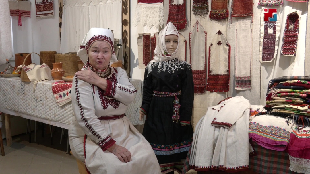 МАРИЙ ЙӰЛА: Марий Элын калык кидмастарже Ираида Степанова шернур марий-влакын пайрем вургемышт нерген каласкала