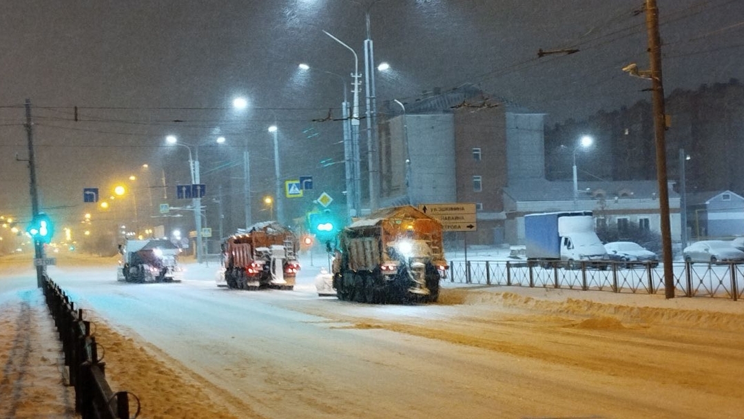 В Йошкар-Оле коммунальные службы перешли на усиленный режим работы из-за обильного снегопада