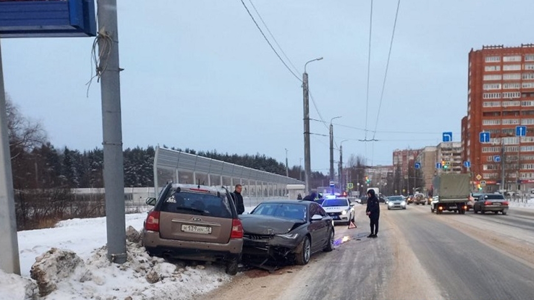 В Йошкар-Оле водители не уступили дорогу: два ДТП с пострадавшими за сутки