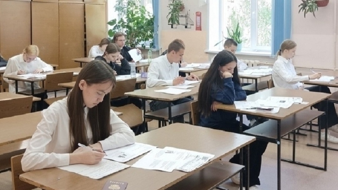 Выпускникам школ назвали минимальные баллы ЕГЭ для поступления в вузы