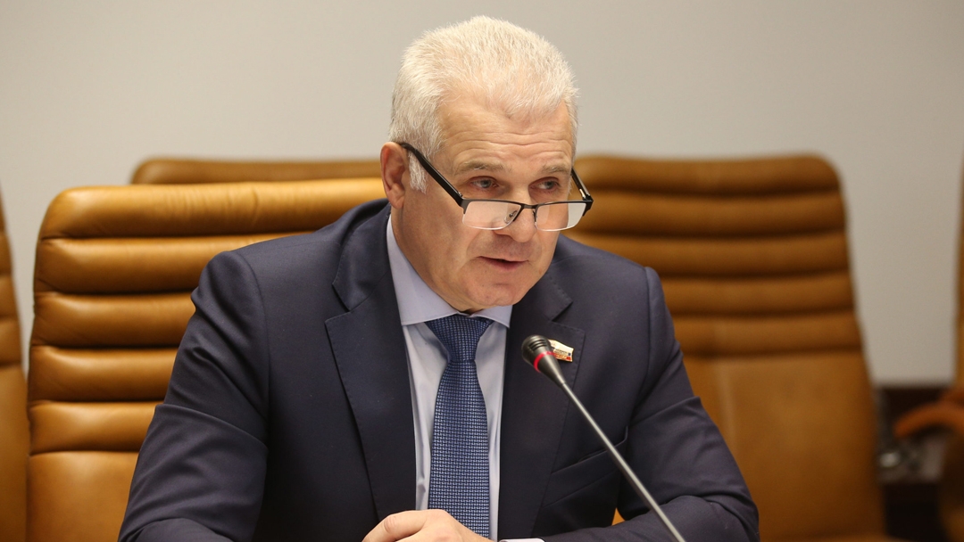 Сенатор Сергей Мартынов поздравил военнослужащих и ветеранов с Днем ракетных войск стратегического назначения