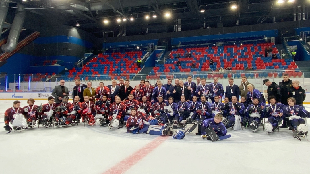 На одном льду с легендой: бойцы из Марий Эл – участники первого Матча Звёзд по следж-хоккею