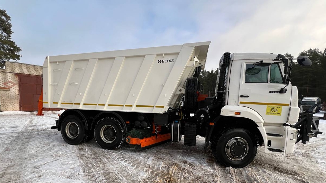 В Волжск поступила новая комбинированная дорожная машина для круглогодичной работы