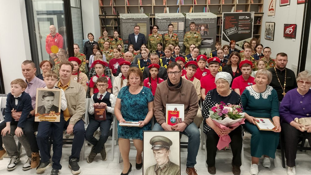 Сенатор Сергей Мартынов: «Проекты «Бессмертного полка» по сохранению исторической памяти заслуживают уважения»