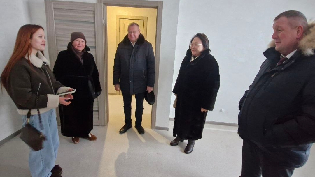 В Медведевском районе переселенцам и детям-сиротам вручили ключи от новых квартир