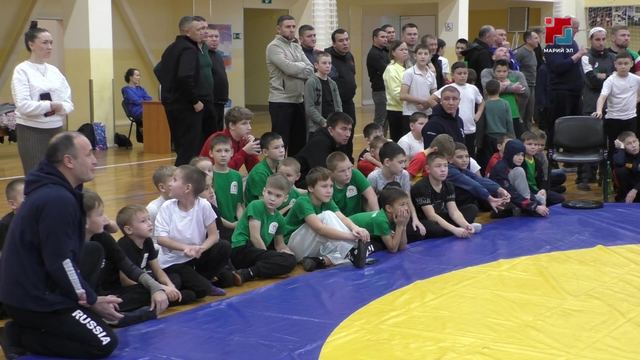 130 юных спортсменов из трёх регионов России боролись на поясах в посёлке Медведево