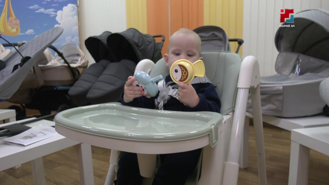 В Марий Эл свыше 650 семей воспользовались бесплатной услугой пунктов проката детских вещей