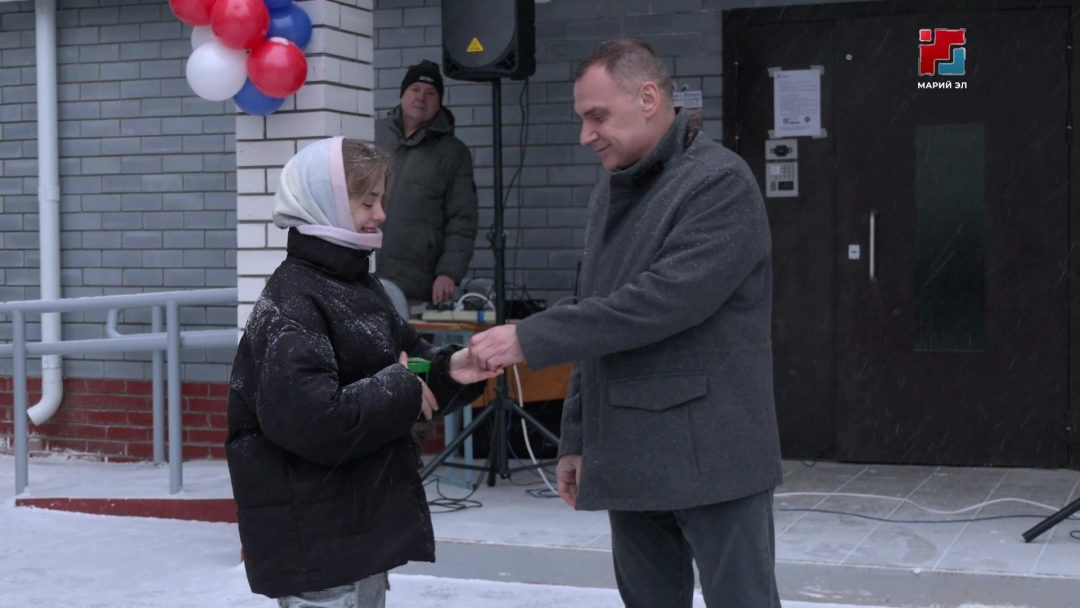 В Марий Эл вручили ключи от новых квартир сиротам из Волжска