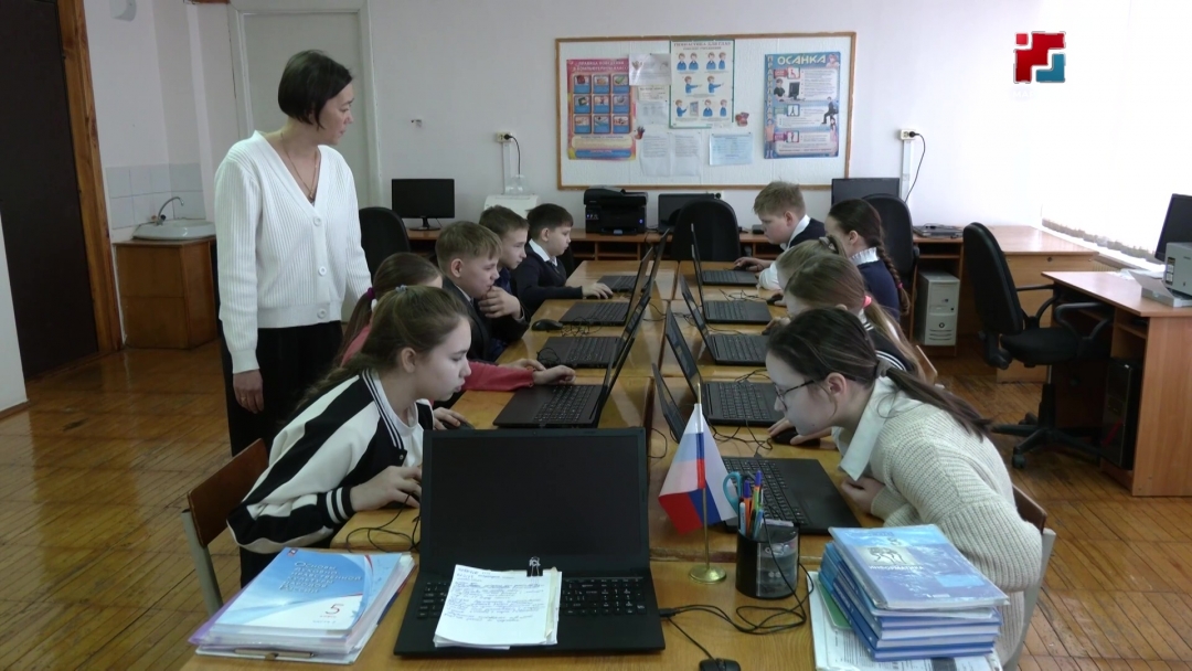 Единовременную выплату в 100 тысяч рублей уже получили 120 беременных студенток