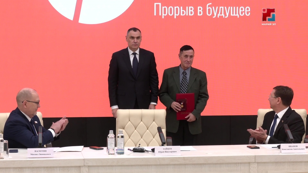 «Тӱвыраште – у» форум тений искусственный интеллект да тудым кучылтмылан пӧлеклалтын