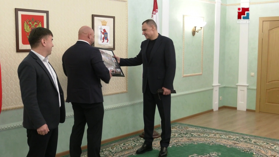 В преддверии нового года Юрий Зайцев встретился с участниками программы «Герои Марий Эл»