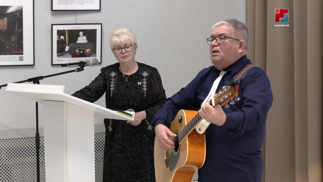 «Герои Отечества» тоштер-патриотике рӱдерыште «Марий ӱдырамаш кугу сарын тулыштыжо» фотоальманахын презентацийже эртен