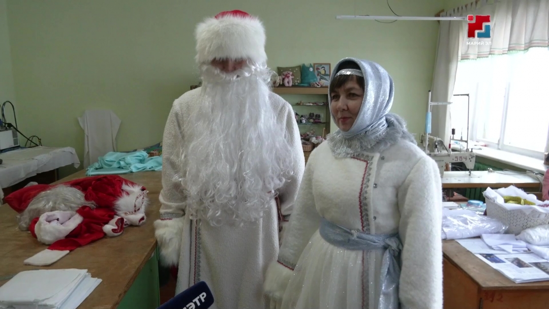 Йоласал тӱвыра да кидпаша пӧртыштӧ Курыкмарий Йӱштӧ Кугыза ден Лумӱдырлан костюмым ургеныт