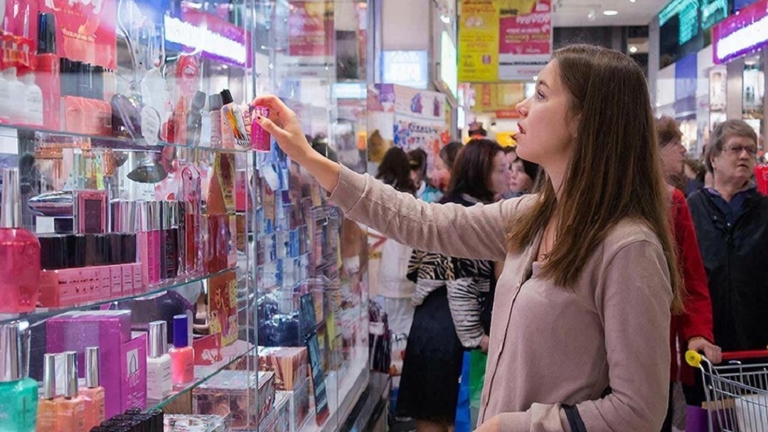 Телескопы, бабочки и лотерейные билеты - о каких импульсивных покупках совершенных 2025 году, жалеют россияне